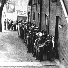 Lineup at Toronto soup kitchen, 1934. 